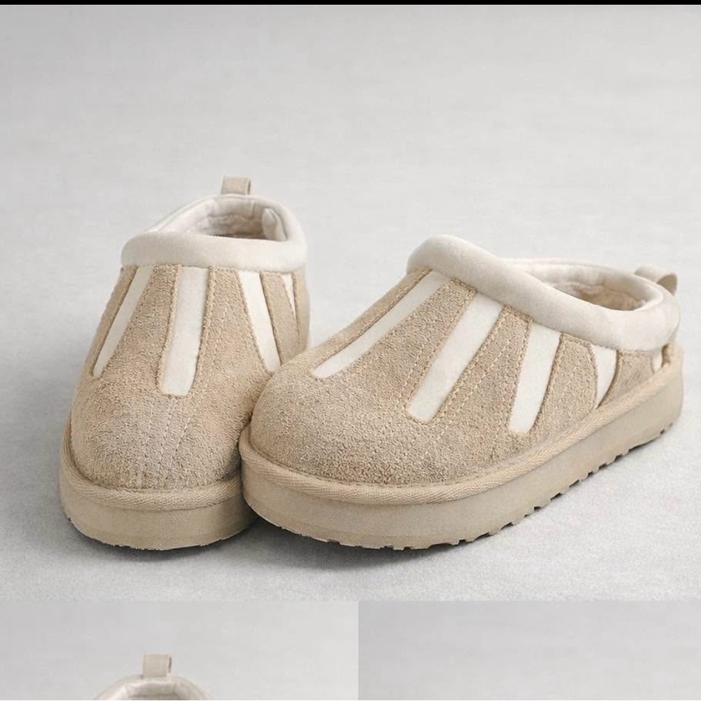 UGG Girls Tazz Sunwave Slippers – Youth Size 3 – Sand/Beige